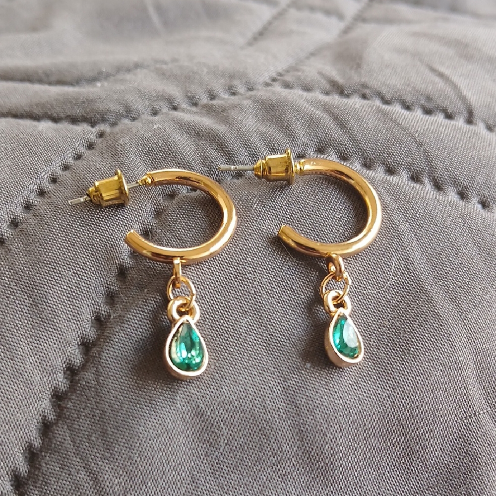 Elegant Gold Hoop Earrings with Green Gemstone
